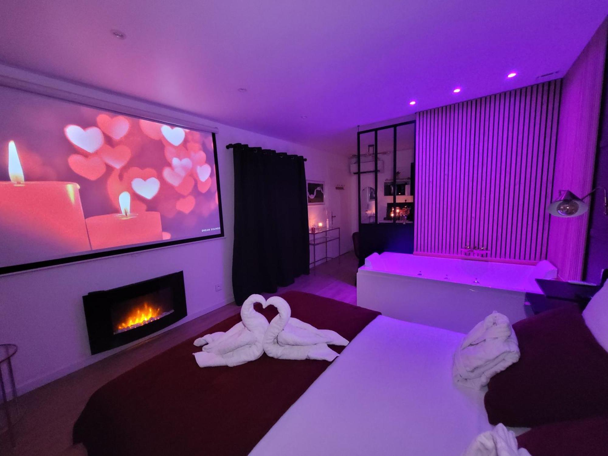 Nuit D'Evasion Love Room Avec Baignoire Balneotherapie Тулон Экстерьер фото